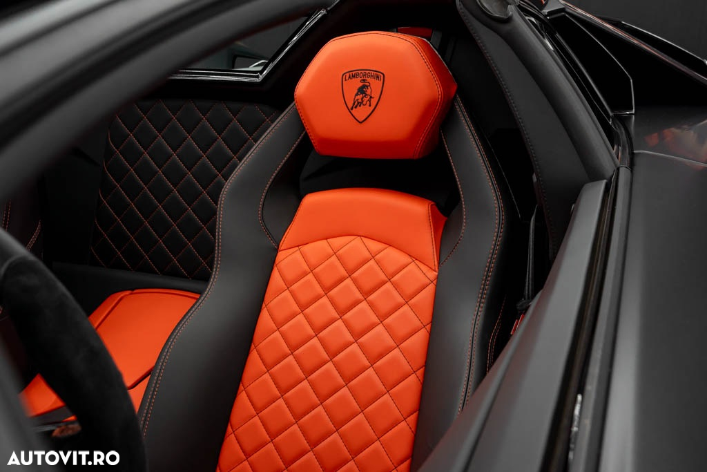 Lamborghini Aventador S Roadster - 29