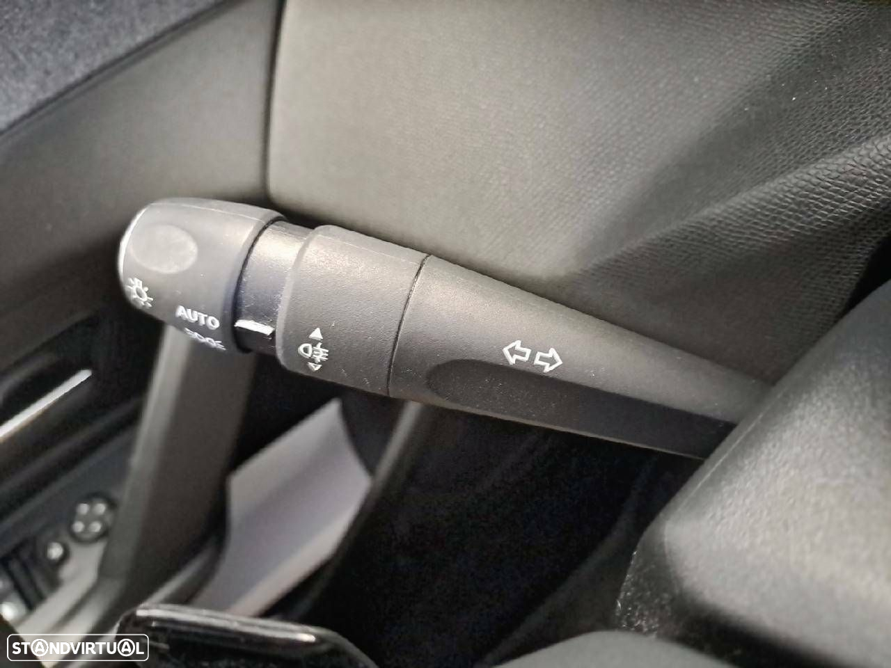 Peugeot 308 1.6 Hybrid Allure e-EAT8 - 13