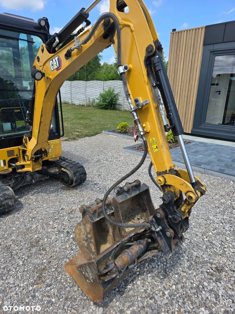 Caterpillar - 13