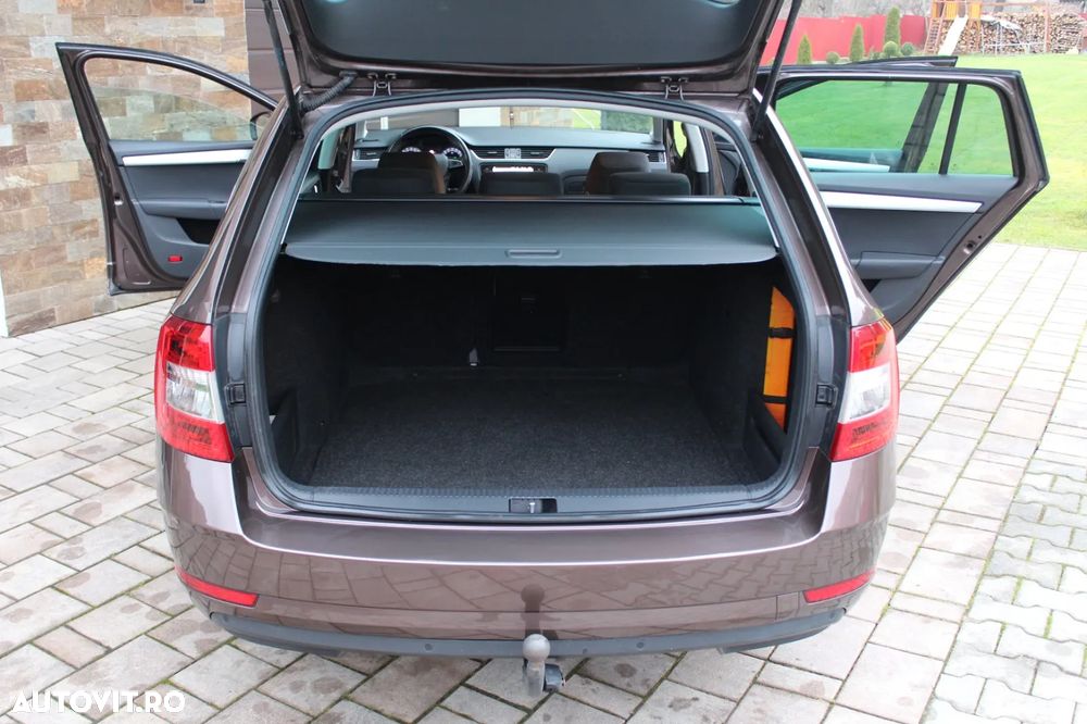 Skoda Octavia 1.6 TDI DSG Ambition - 15