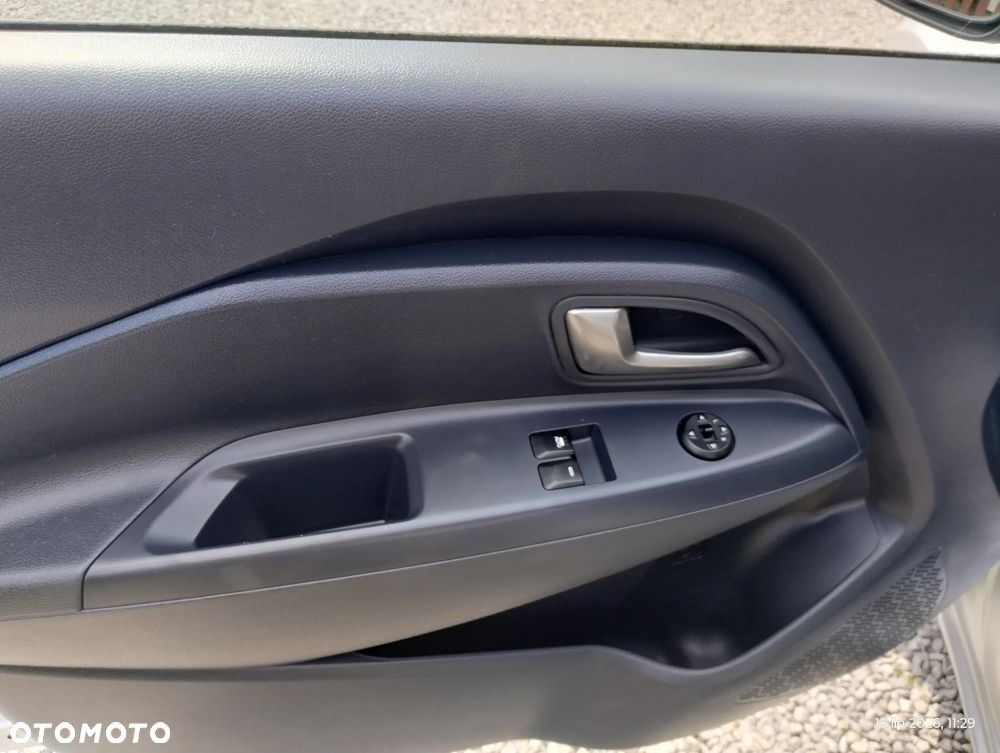 Kia Rio - 21