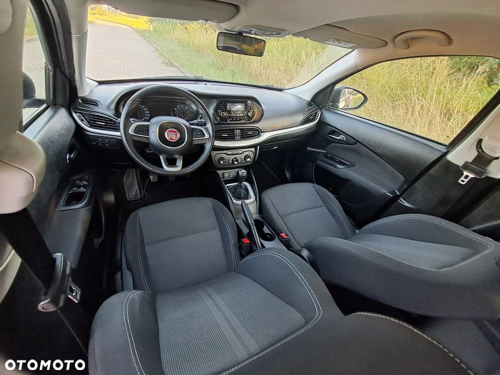 Fiat Tipo 1.4 T-Jet 16v Sport - 17