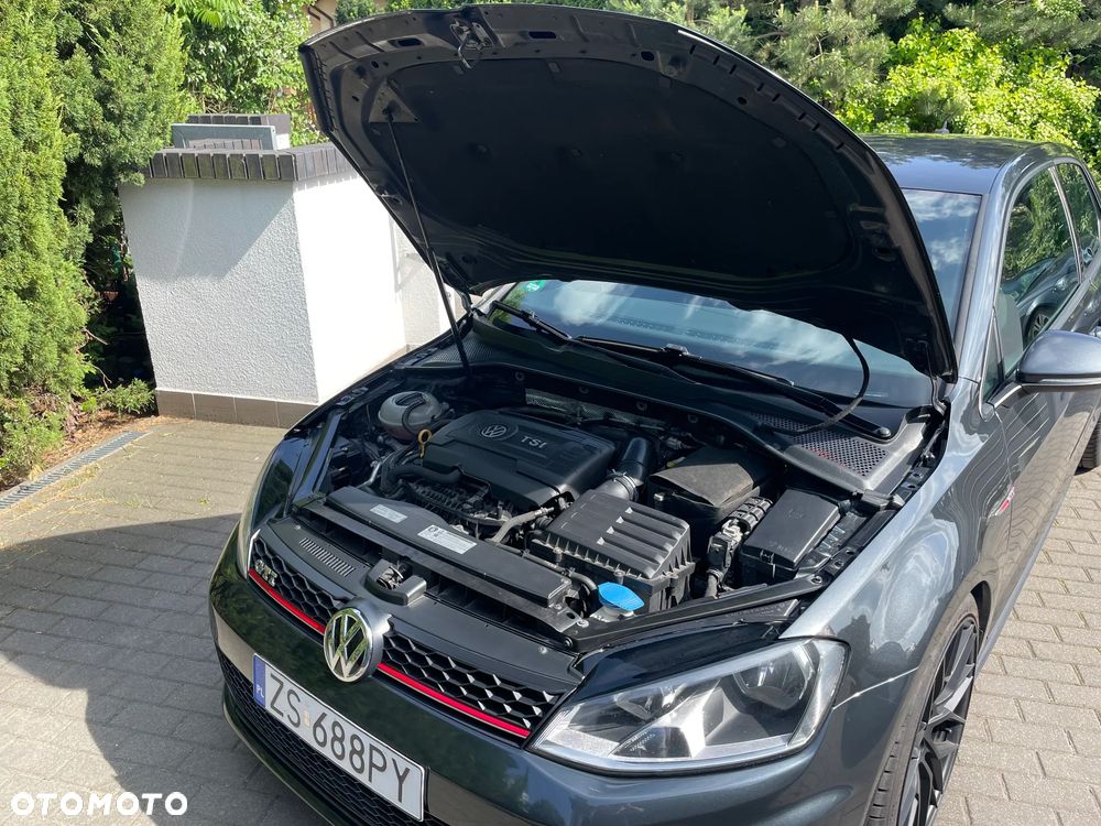 Volkswagen Golf GTI (BlueMotion Technology) - 13