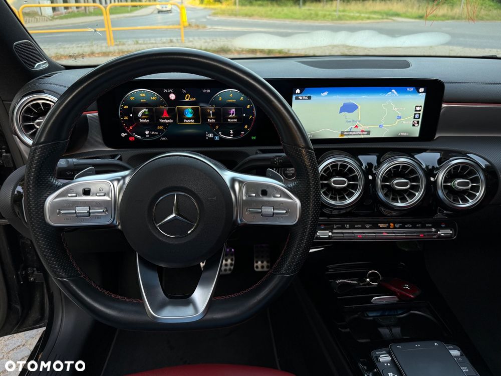 Mercedes-Benz CLA 250 4-Matic AMG Line 7G-DCT - 14
