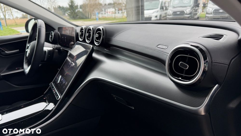 Mercedes-Benz Klasa C 200 9G-TRONIC - 33
