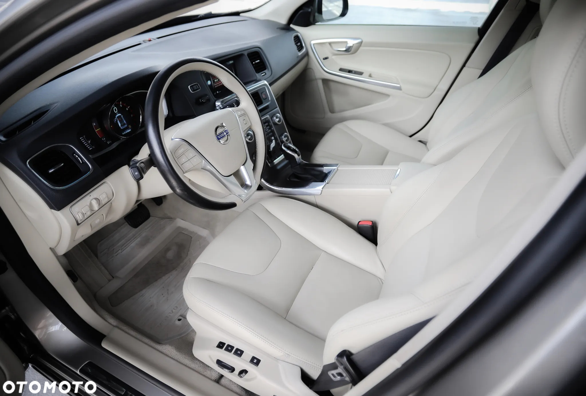 Volvo V60 T5 Drive-E Kinetic - 9
