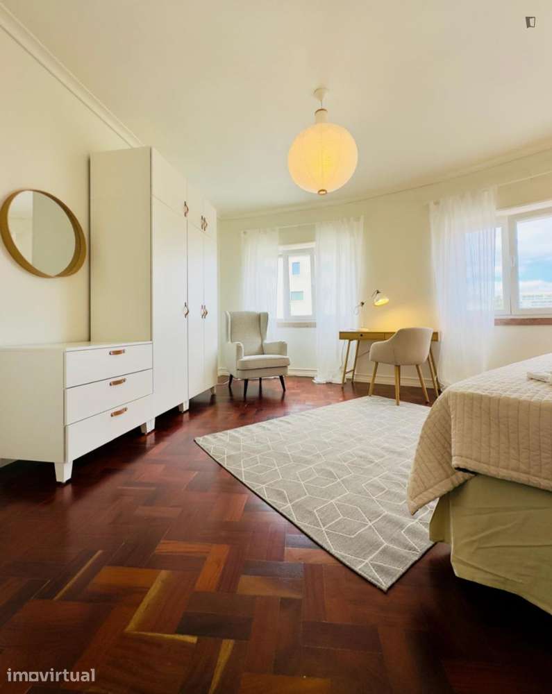 Quarto - localizado em Picoas Lisbon - Grande imagem: 3/13