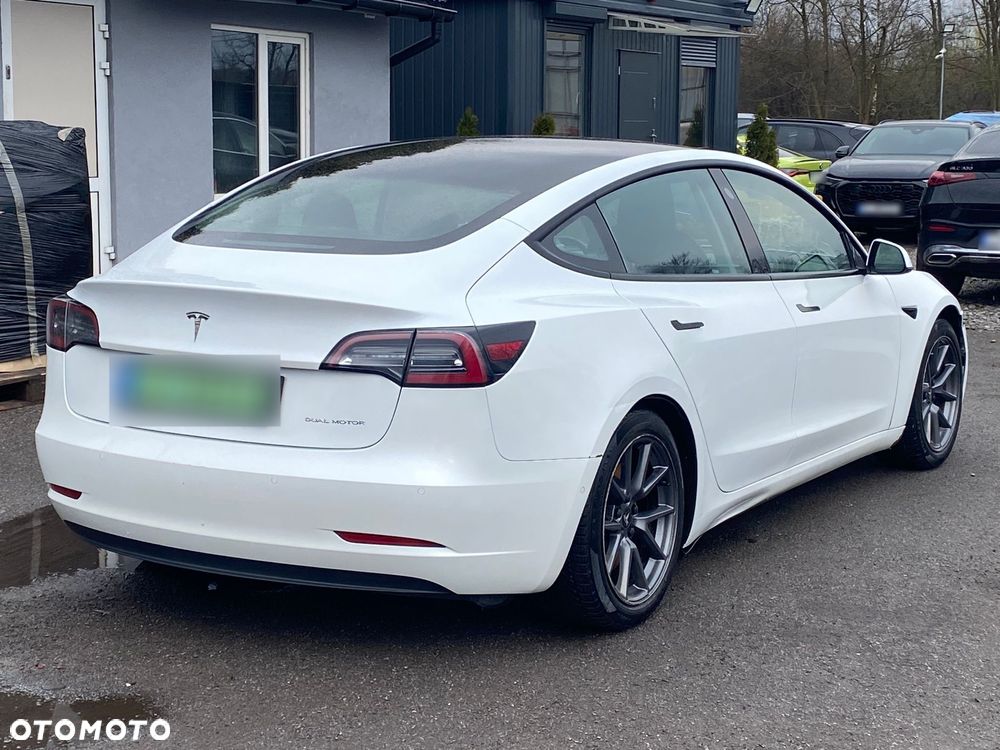 Tesla Model 3 - 10