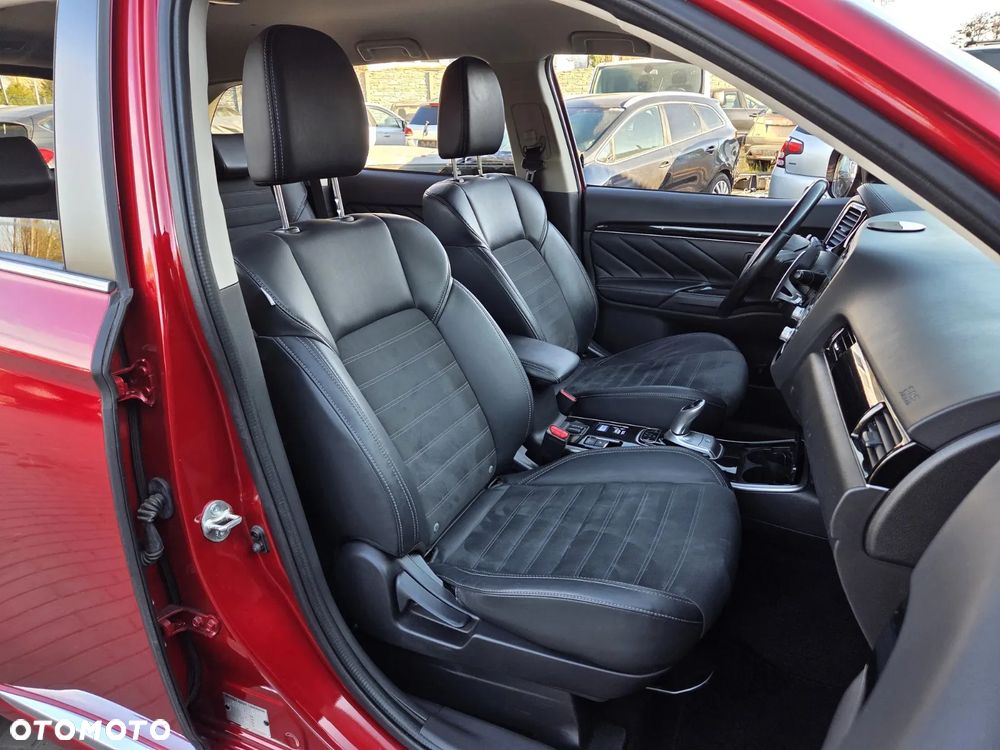 Mitsubishi Outlander - 25