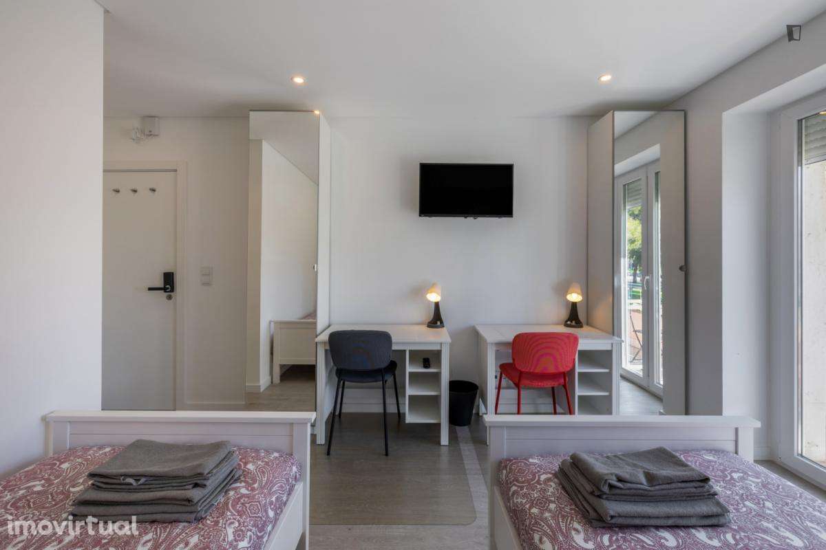 Quarto - localizado em Alameda Lisbon - Grande imagem: 2/13