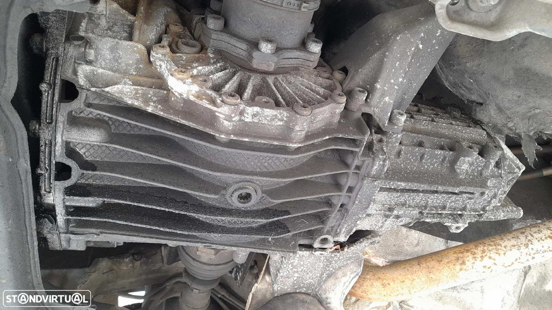 Caixa de velocidades manual VOLKSWAGEN Passat (3B2) - 1
