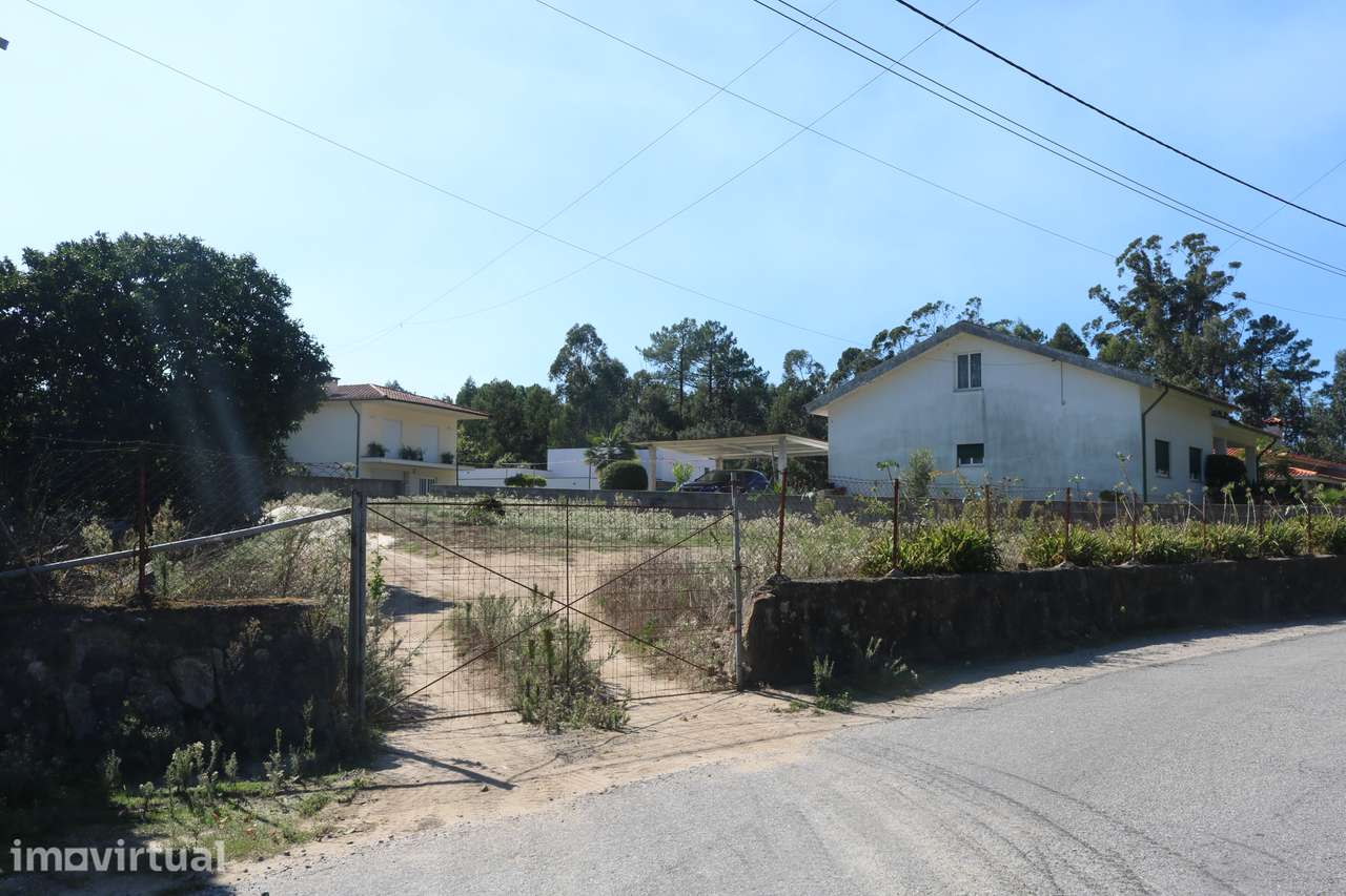 Venda de terreno c/ 560 m2 para constr. de moradia térrea em Amares. - Grande imagem: 3/7