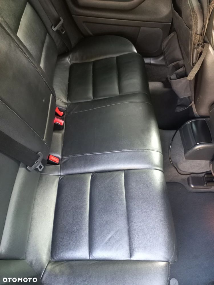 Audi A4 Limousine - 8