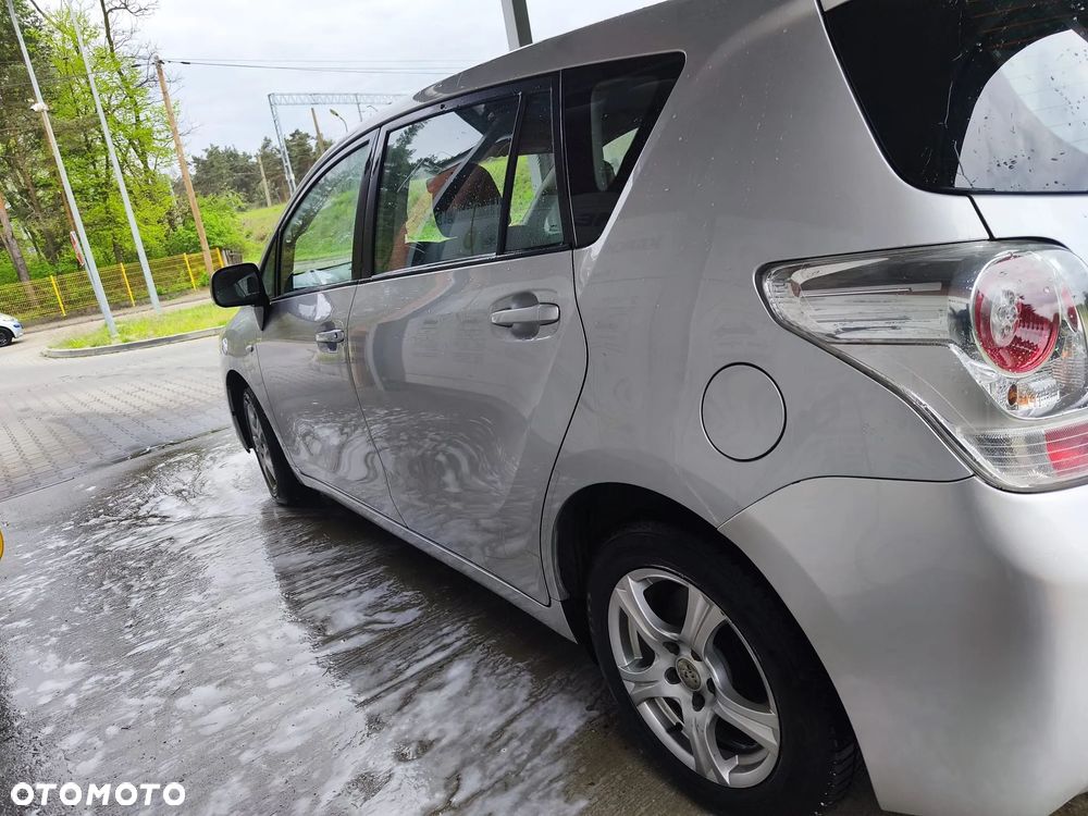 Toyota Verso 2.0 D-4D 2010 7os - 8