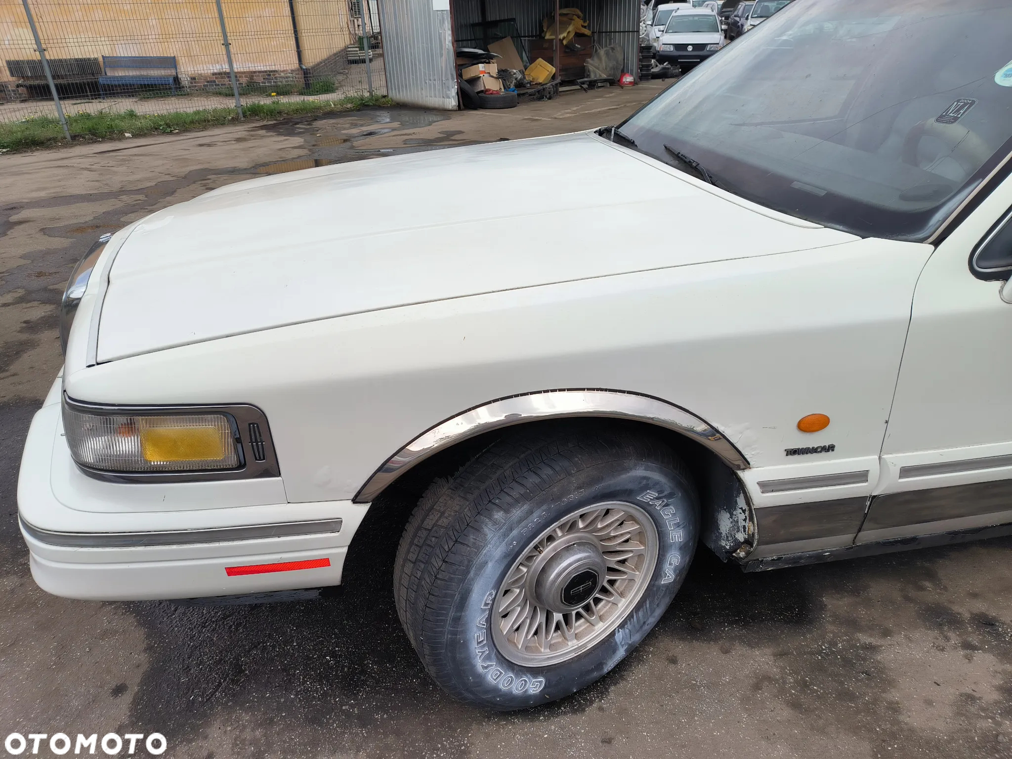 Części drzwi zderzak maska Lincoln Town Car II 89-97 4.8 V8 - 15