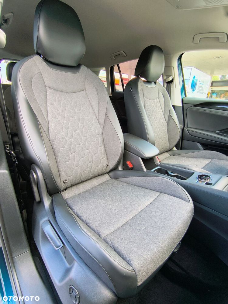 Volkswagen Tiguan - 11