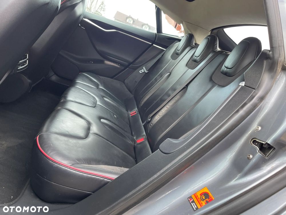 Tesla Model S - 19