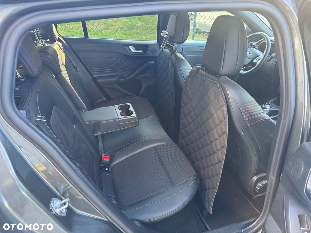 Ford Focus 1.5 EcoBoost ST-Line X - 13