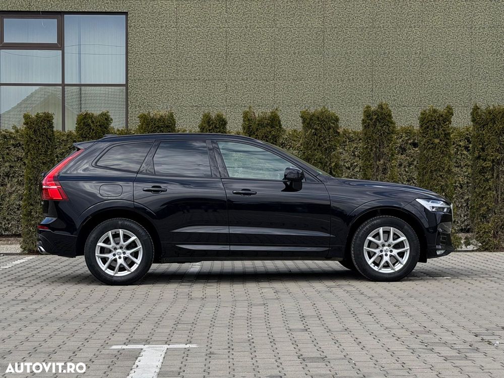 Volvo XC 60 B5 MHEV AWD R-Design - 4