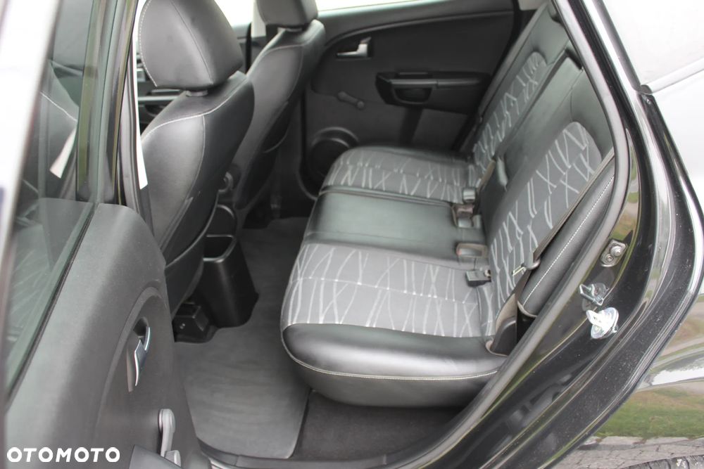 Kia Venga 1.4 CVVT Business Line - 19