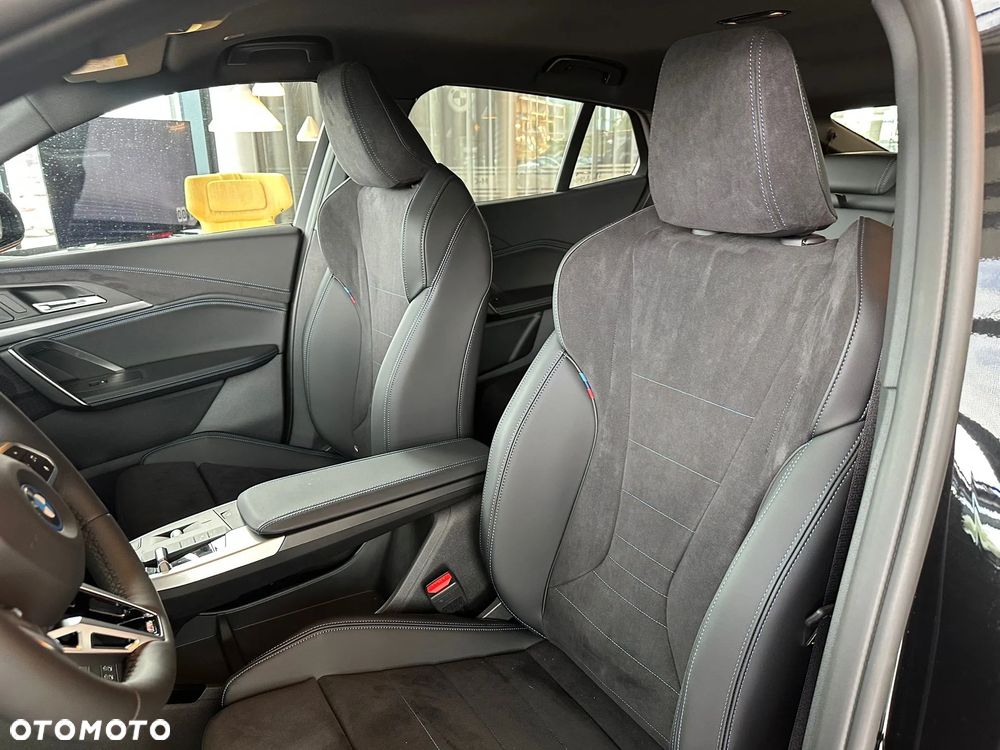 BMW iX2 eDrive20 66.5kWh M Sport Edition - 16