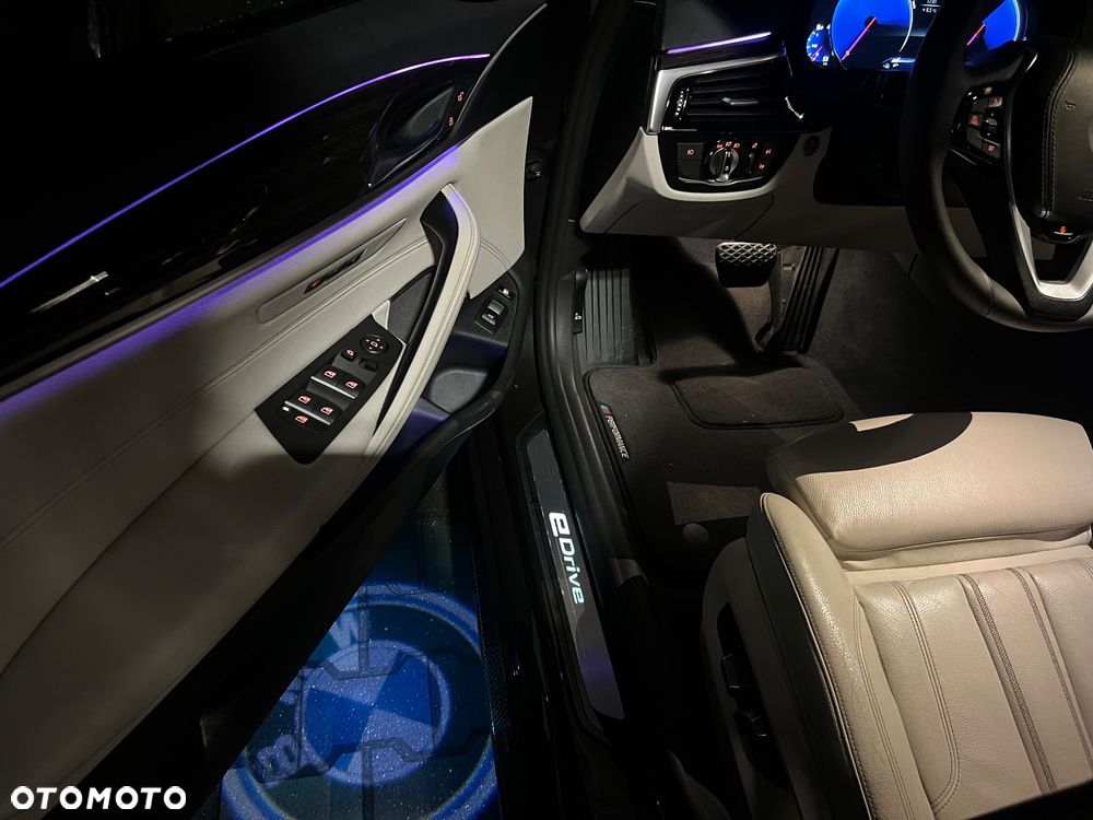 BMW Seria 5 530i Sport Line - 37