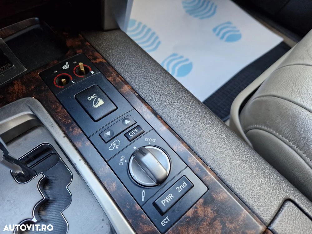 Toyota Land Cruiser V8 4.5 Aut Luxury - 26