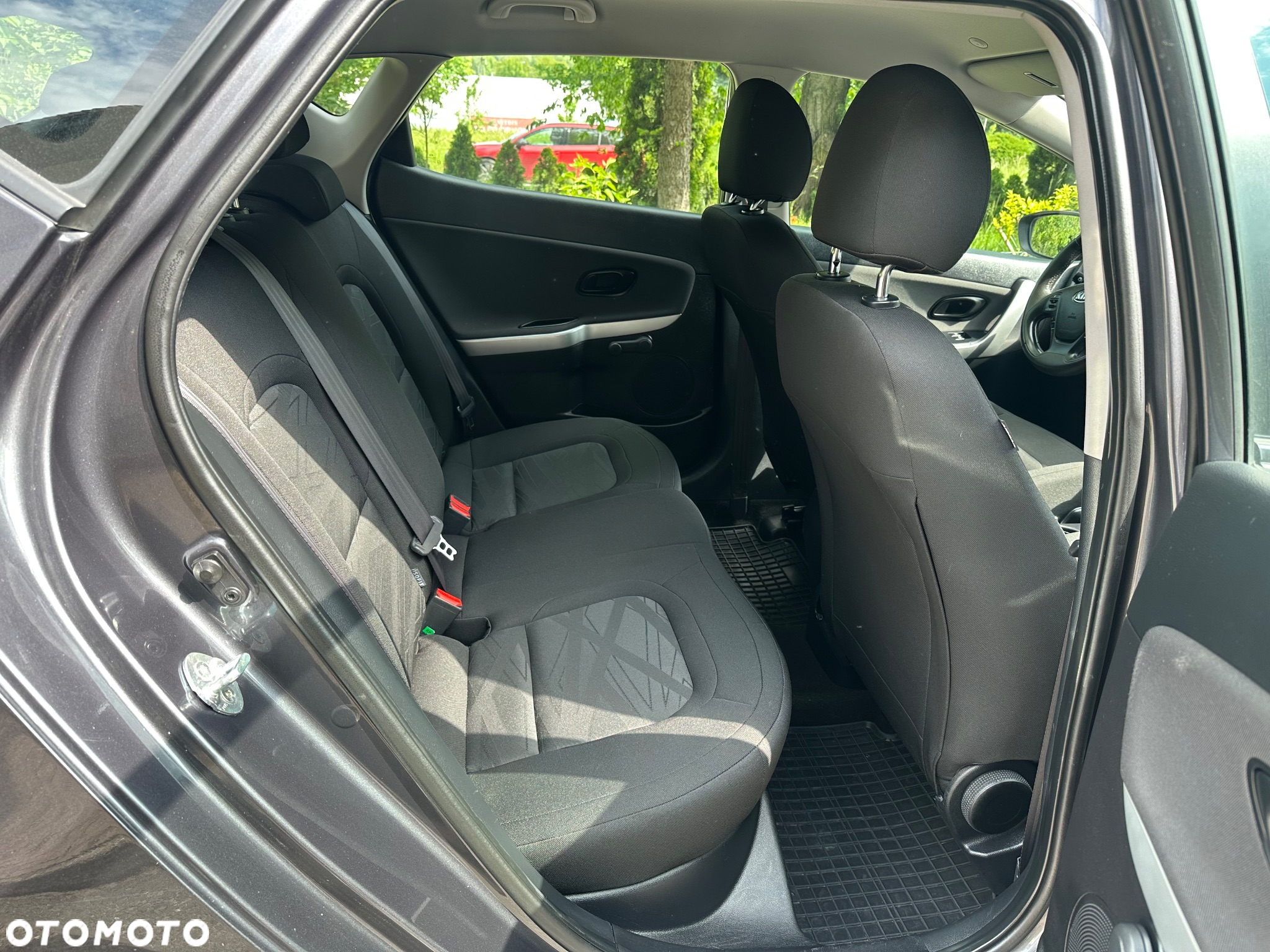 Kia Ceed - 8