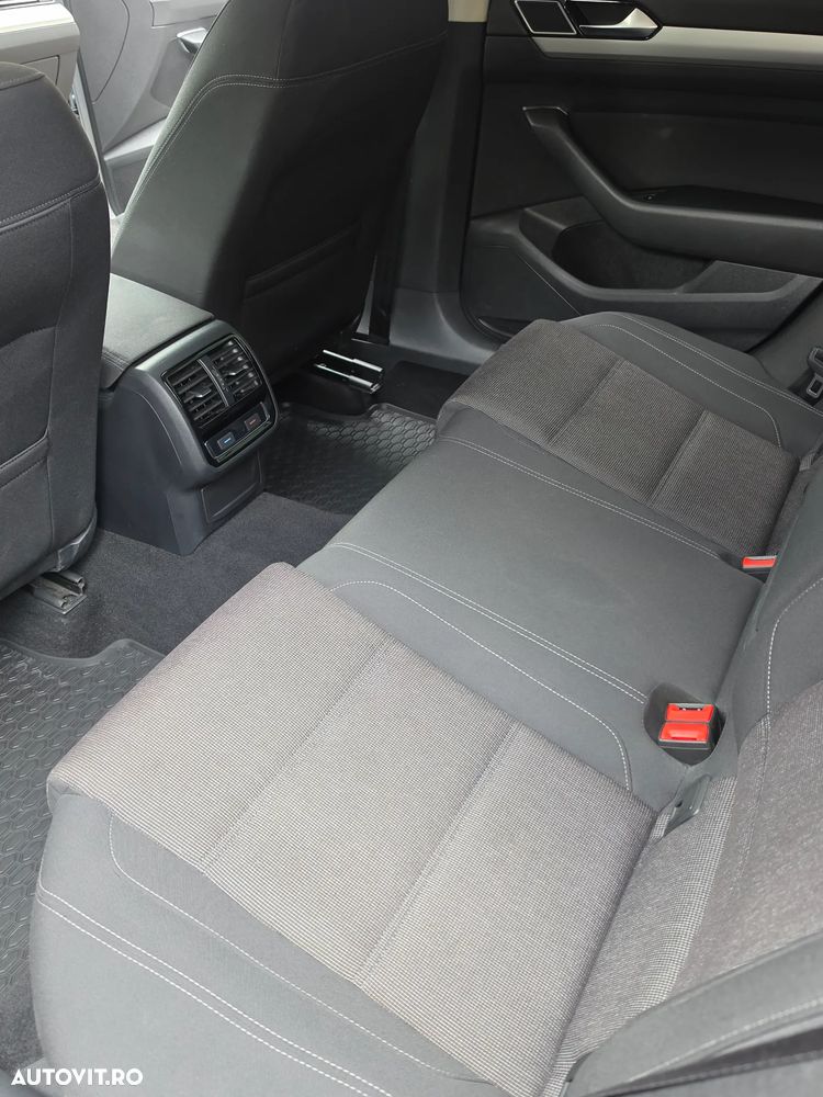 Volkswagen Passat 2.0 TDI DSG Comfortline - 12