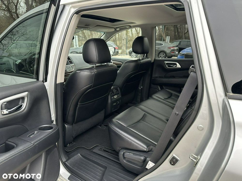 Nissan Pathfinder - 19