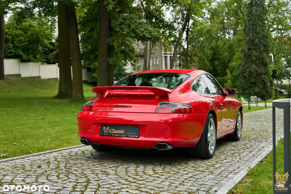 Porsche 911 Carrera - 20