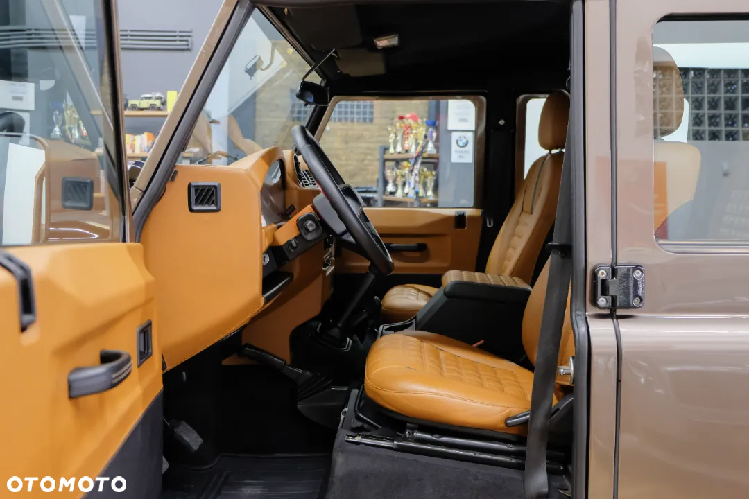Land Rover Defender 110 2.2 TD4 SE - 8