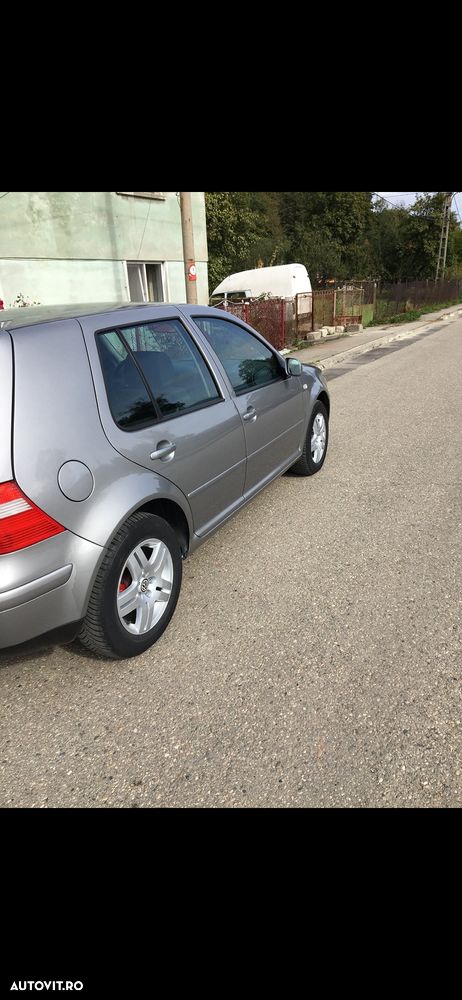 Volkswagen Golf 1.9 TDI Pacific - 2