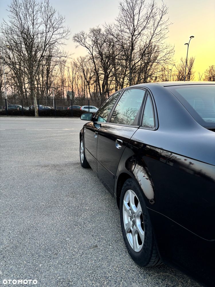 Audi A4 Limousine - 8