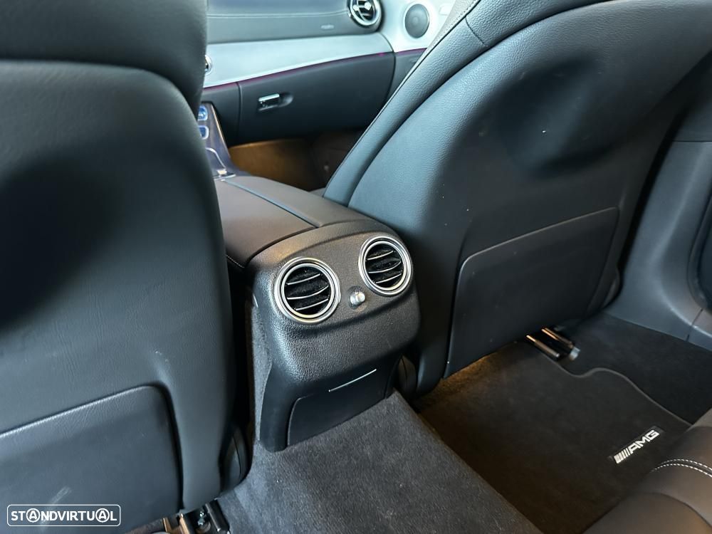 Mercedes-Benz E 300 de AMG Line - 37