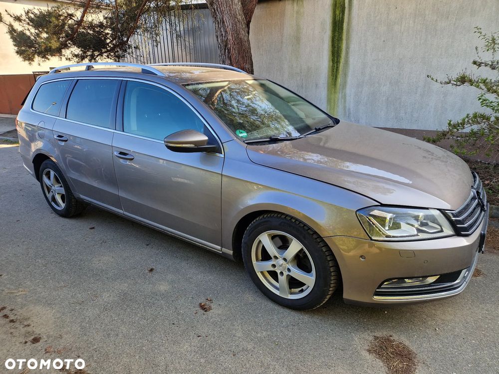 Volkswagen Passat 2.0 TDI DPF DSG Individual Chrom - 4