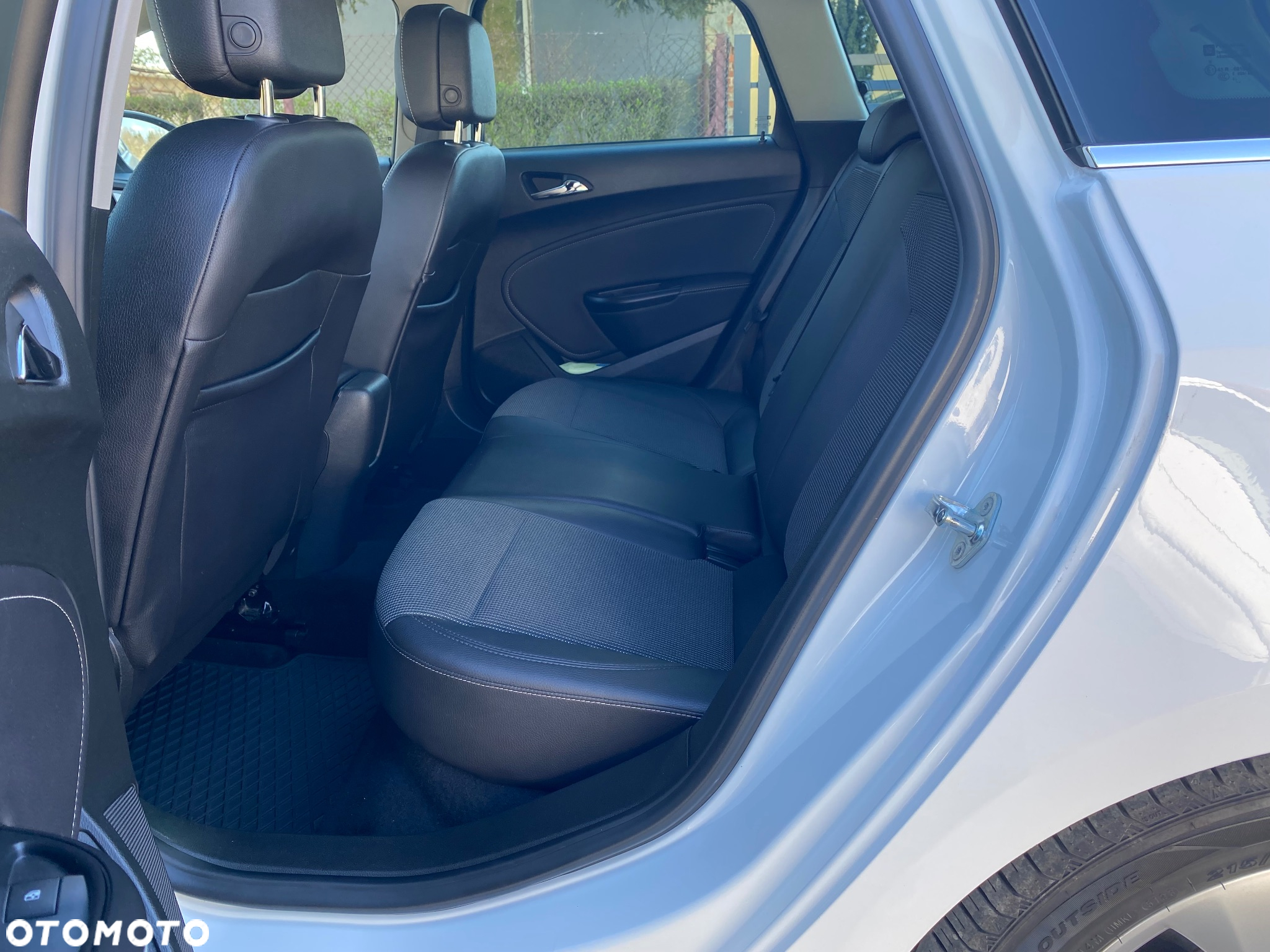 Opel Astra IV 1.4 T Cosmo - 16