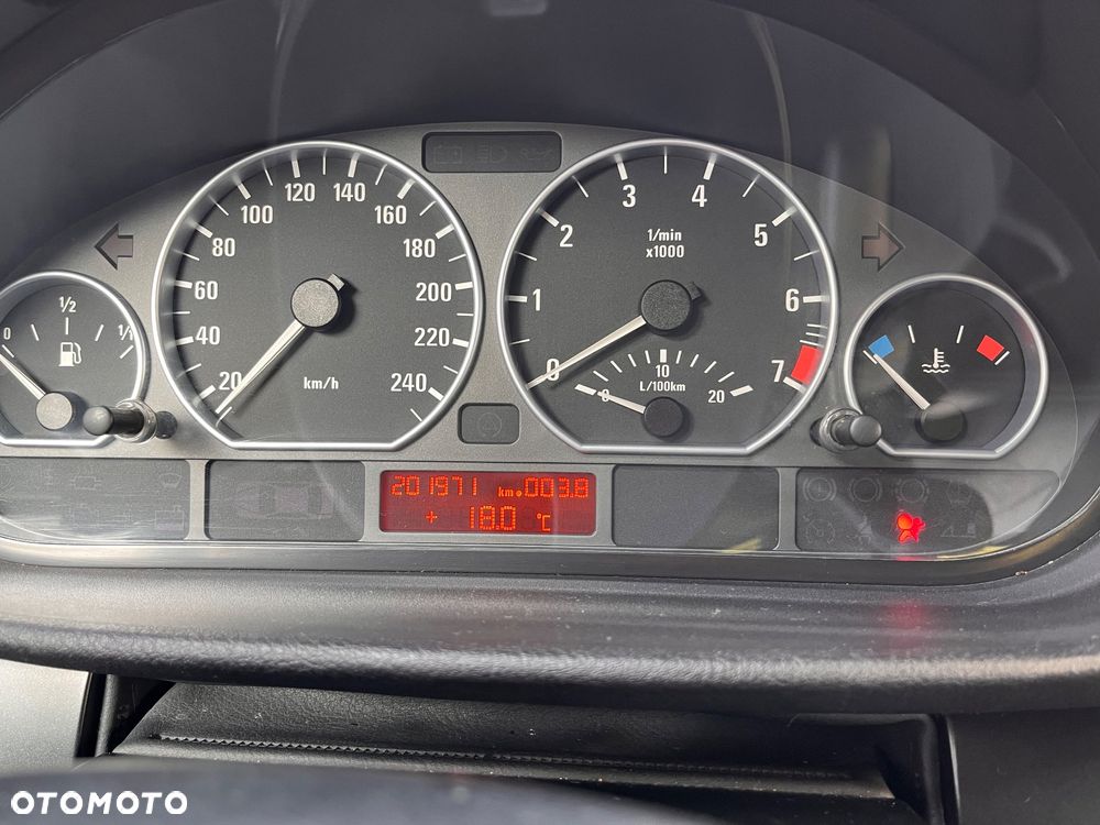 BMW Seria 3 318i - 13