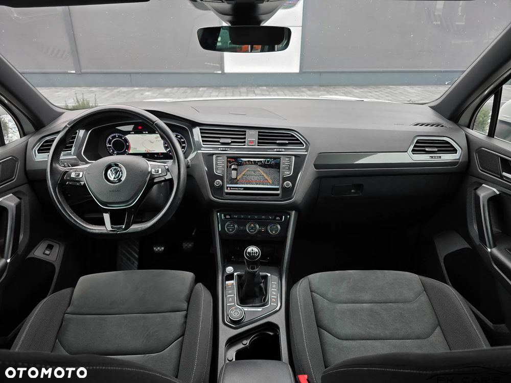 Volkswagen Tiguan 2.0 TDI SCR R-Line - 23