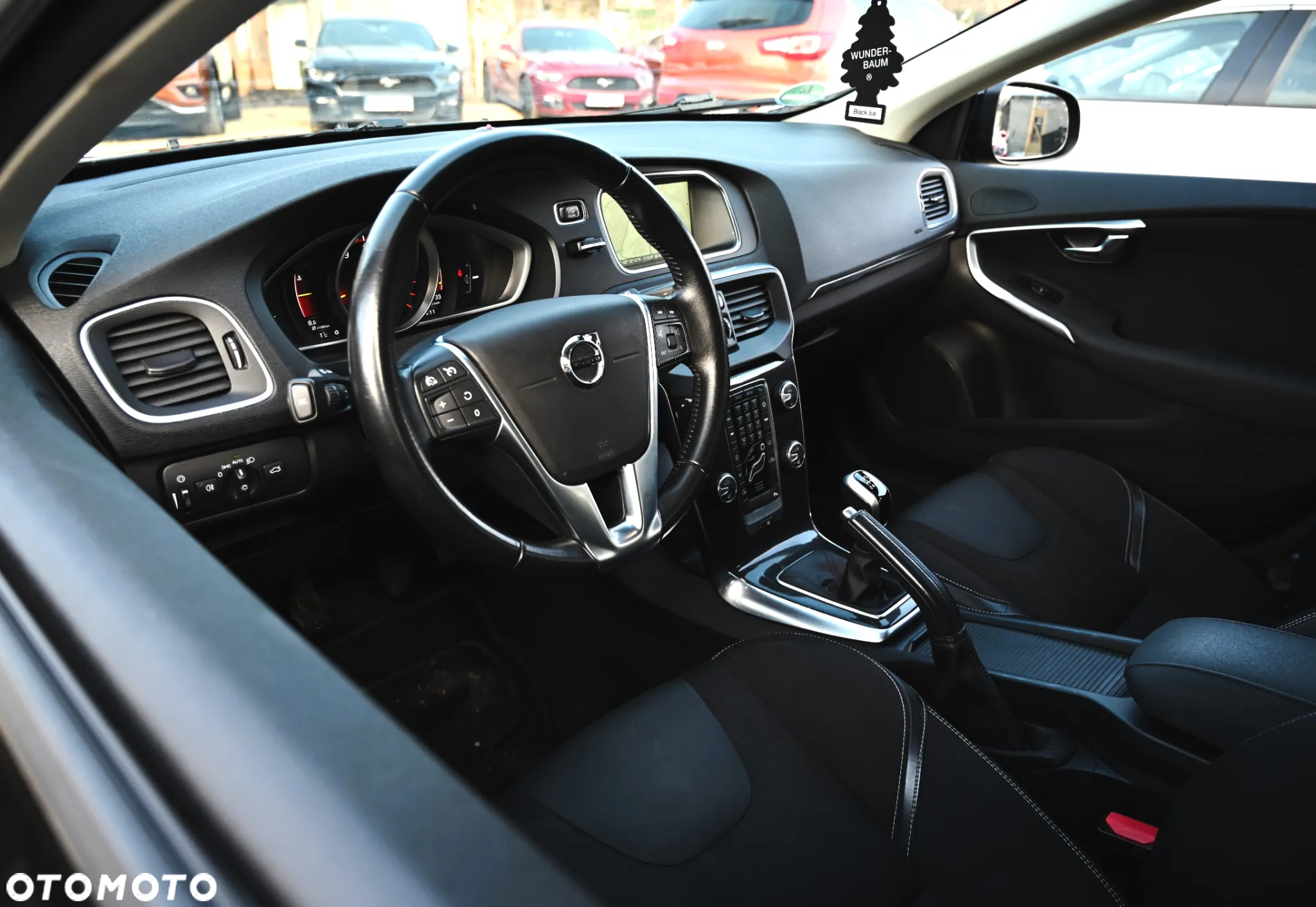 Volvo V40 - 23