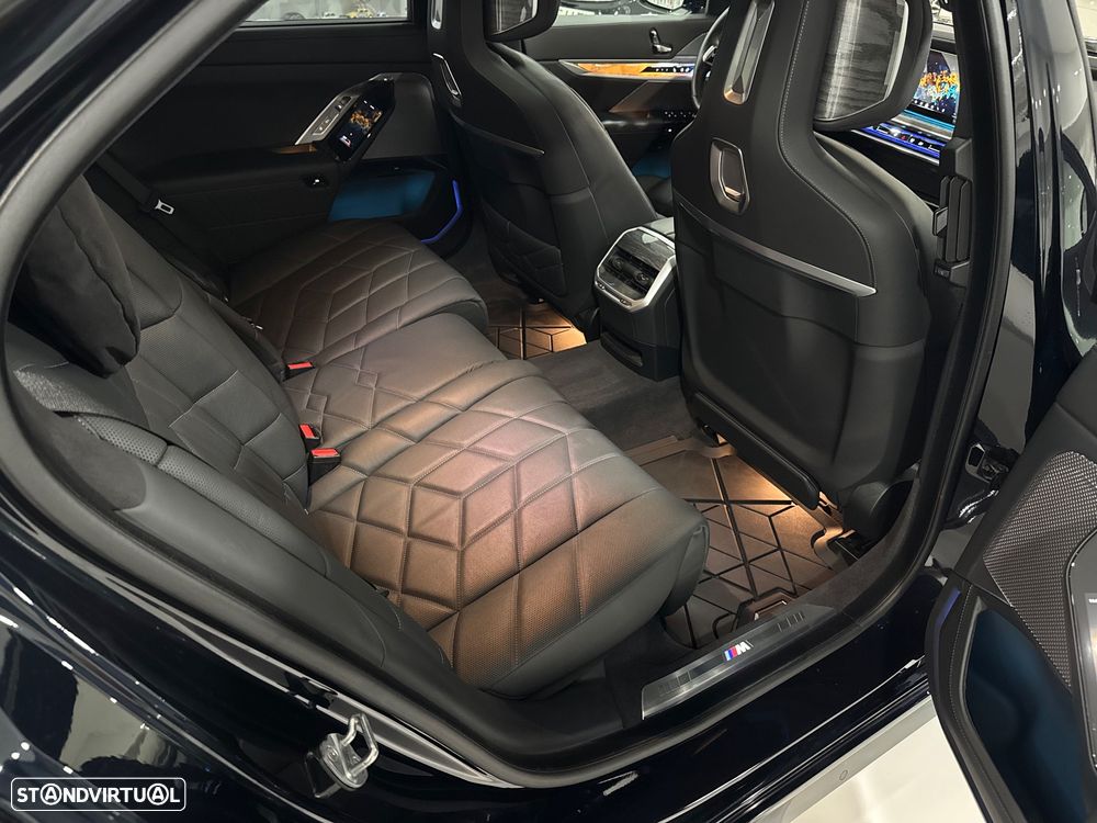 BMW i7 xDrive60 Pack Desportivo M Pro - 22