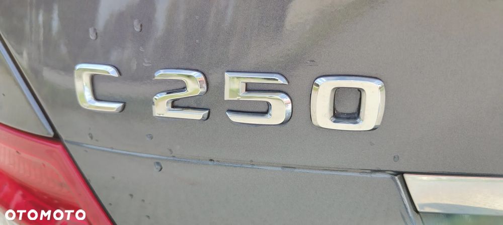 Mercedes-Benz Klasa C 250 CGI BlueEff Avantgarde - 12