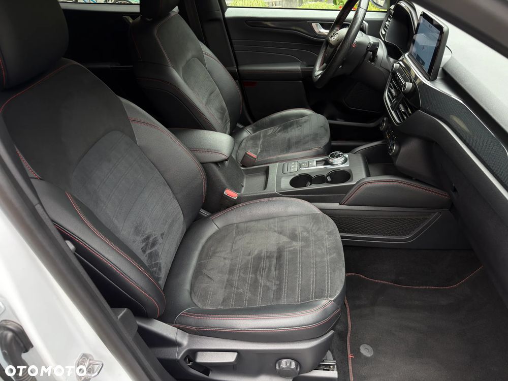Ford Kuga 2.5 Duratec FHEV 4x4 ST-LINE X - 30