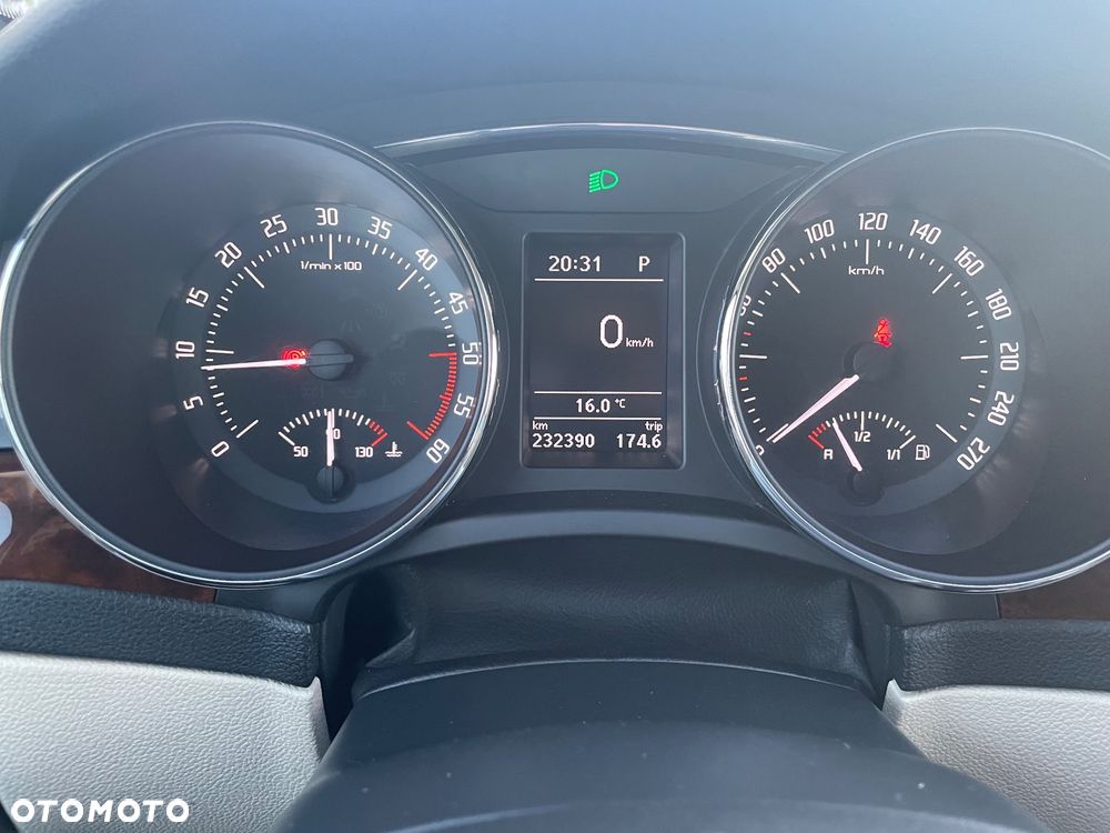 Skoda Superb 2.0 TDI 4x4 Elegance DSG - 11