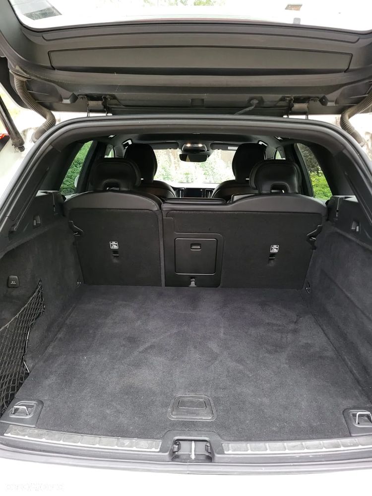 Volvo XC 60 T5 R-Design - 19