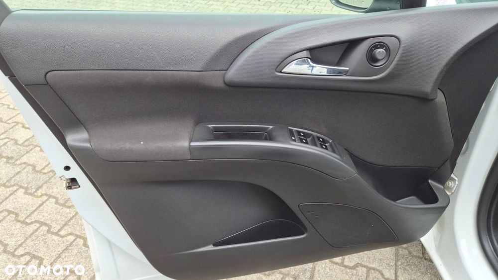 Opel Meriva - 10