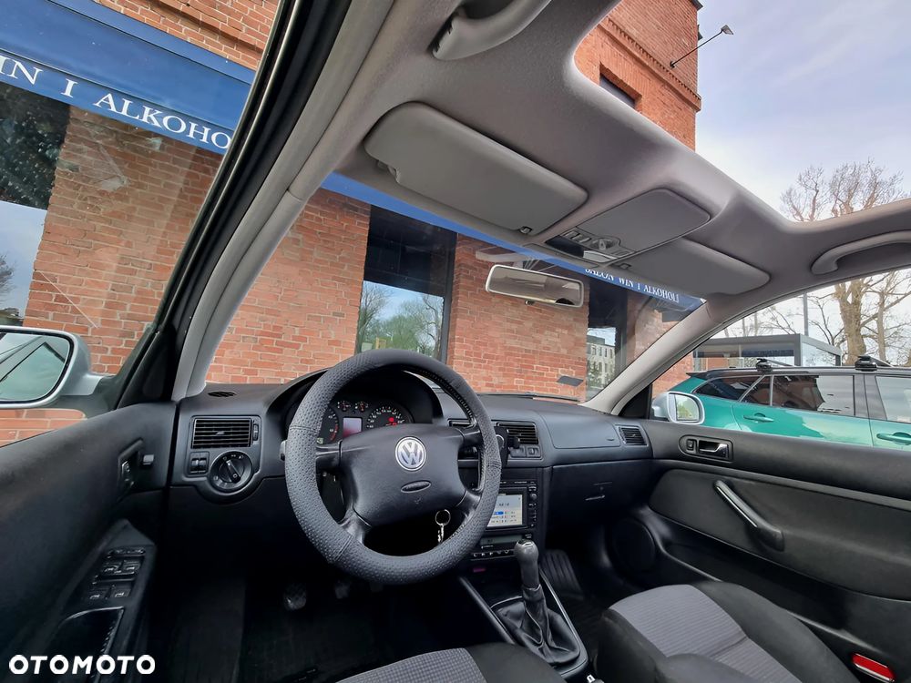 Volkswagen Golf - 8