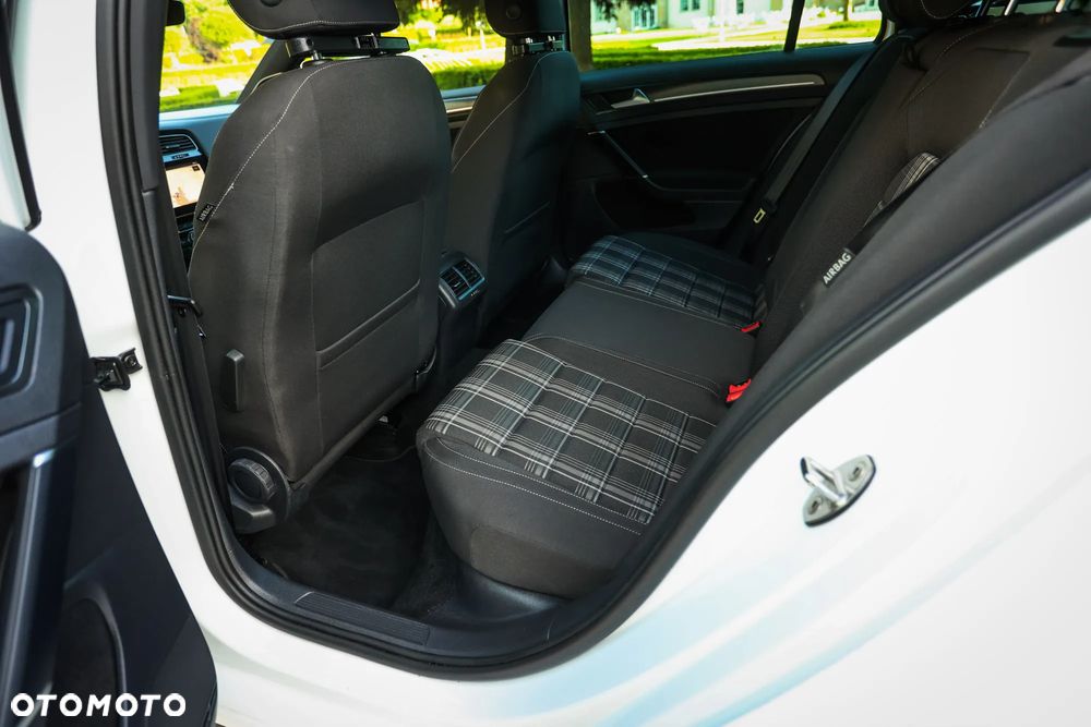 Volkswagen Golf GTD 2.0 TDI SCR DSG - 24