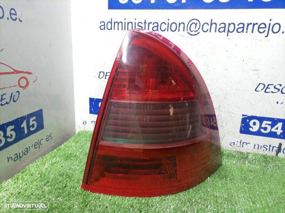 FAROLIM TRASEIRO DIREITO CITROEN C5 I 2006 - - 4