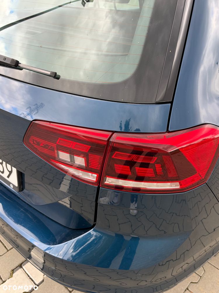 Volkswagen Passat - 11